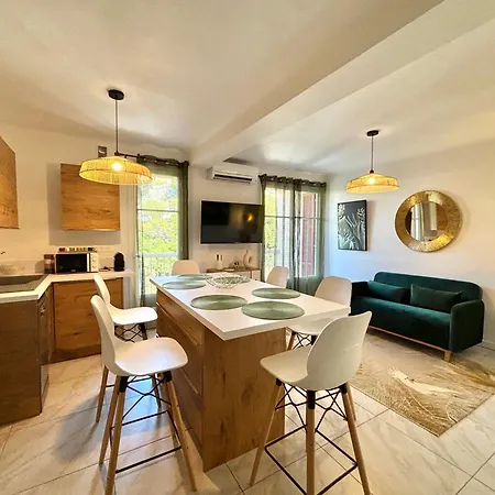 F2 Tour Mariani Entree De Apartment Ajaccio (Corsica)